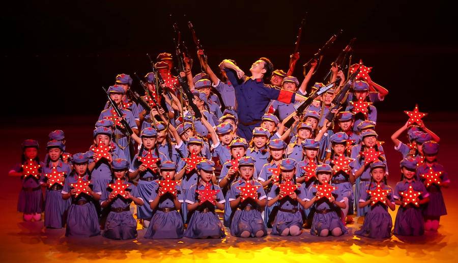 為人民抒懷，為時(shí)代放歌——新時(shí)代文藝創(chuàng)作的光榮使命